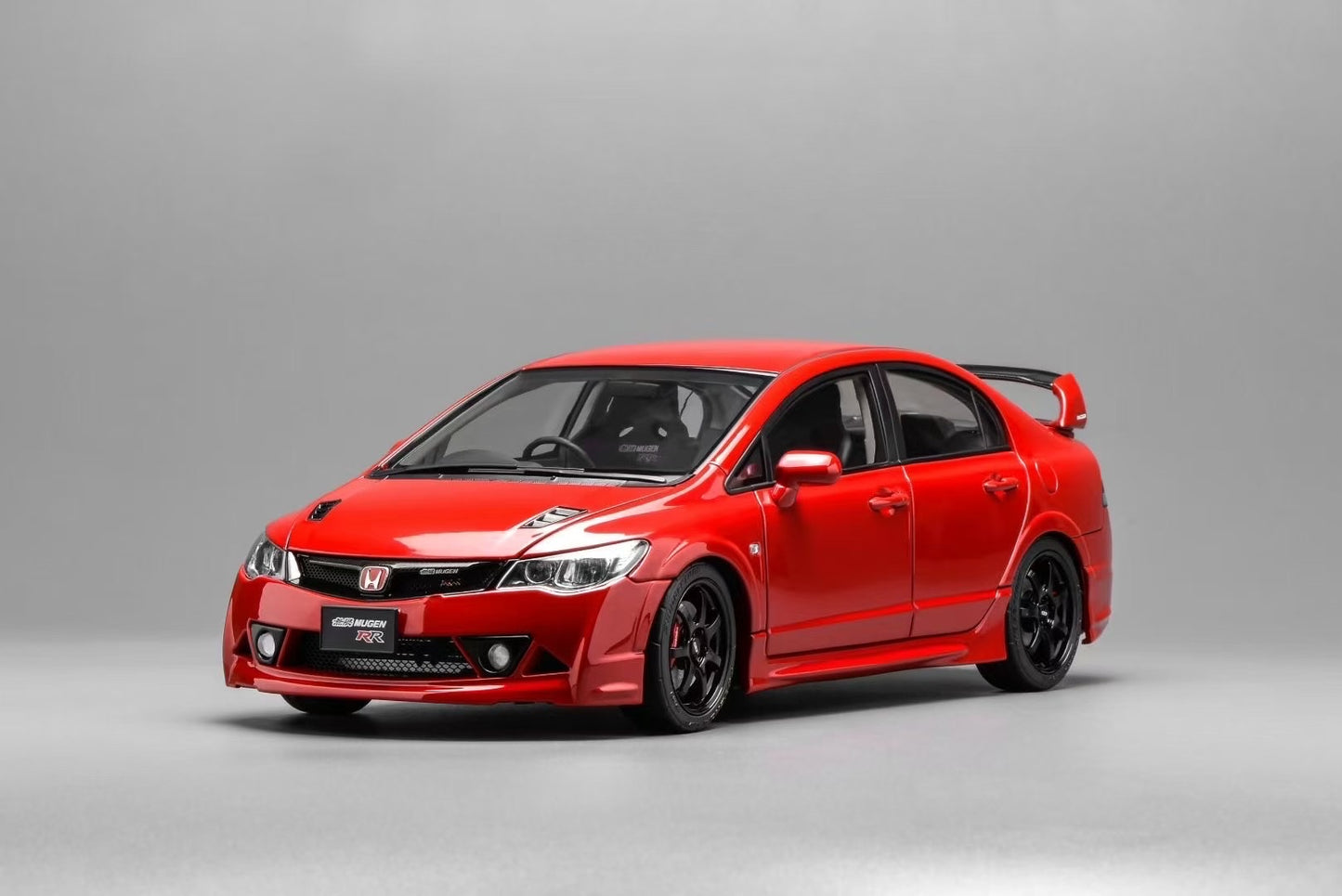 MOTORHELIX 1/18 Honda Civic Type R (FD2) die-cast car model