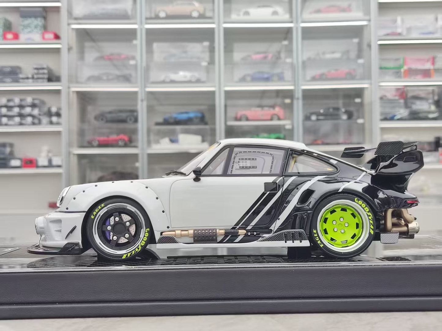 MCM 1/18 Porsche RWB 964 heavily modified Cyberpunk White Limited Edition Car Model MCM019