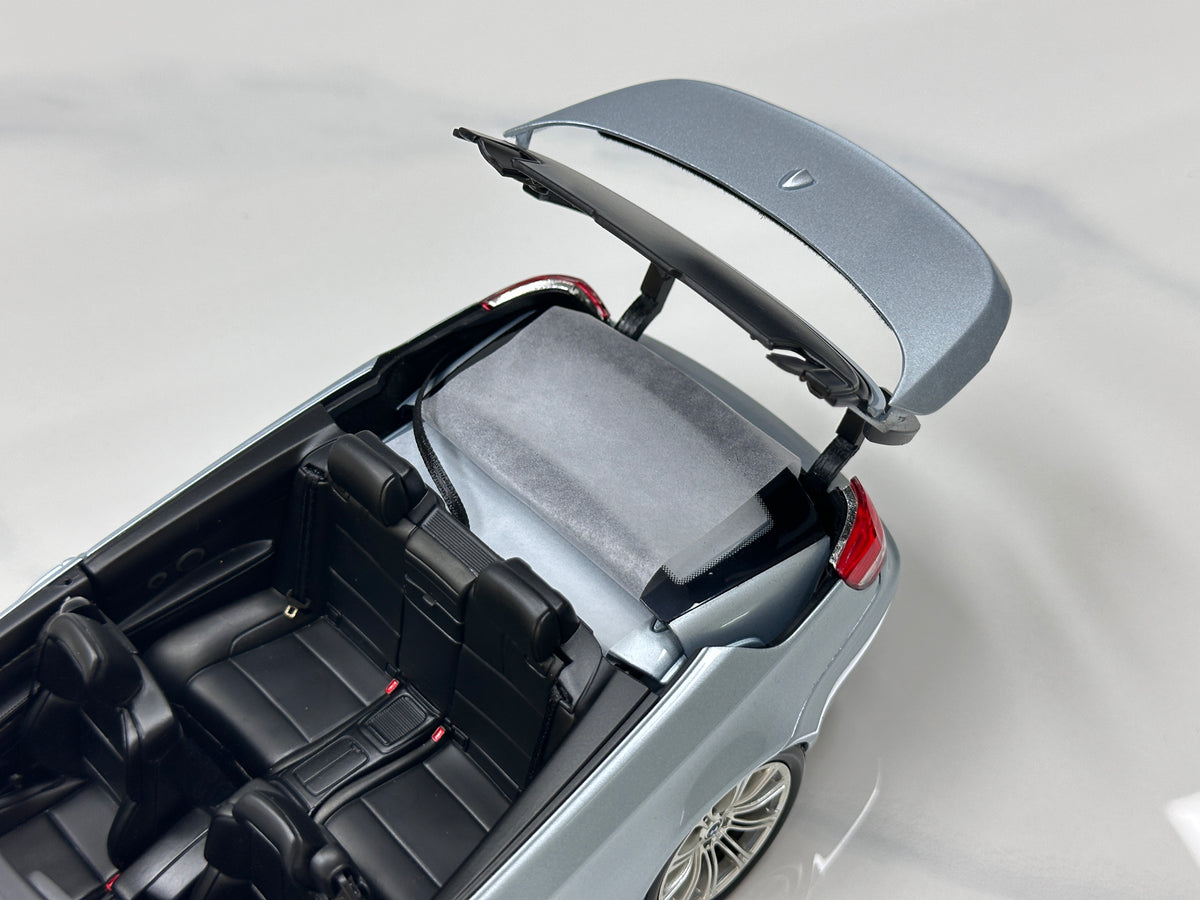 KYOSHO 1/18 BMW M3 Convertible (E93M) Silver 08738SS