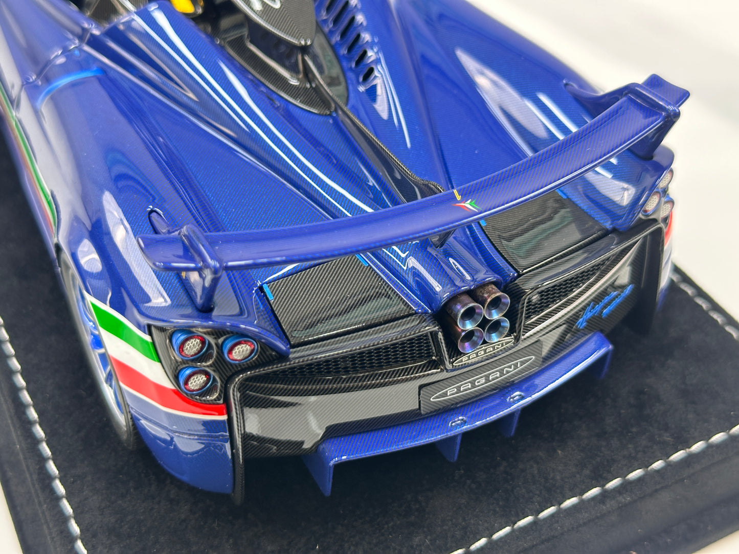 HH Model 1/18 Pagani Huayra Air Force Edition HH664