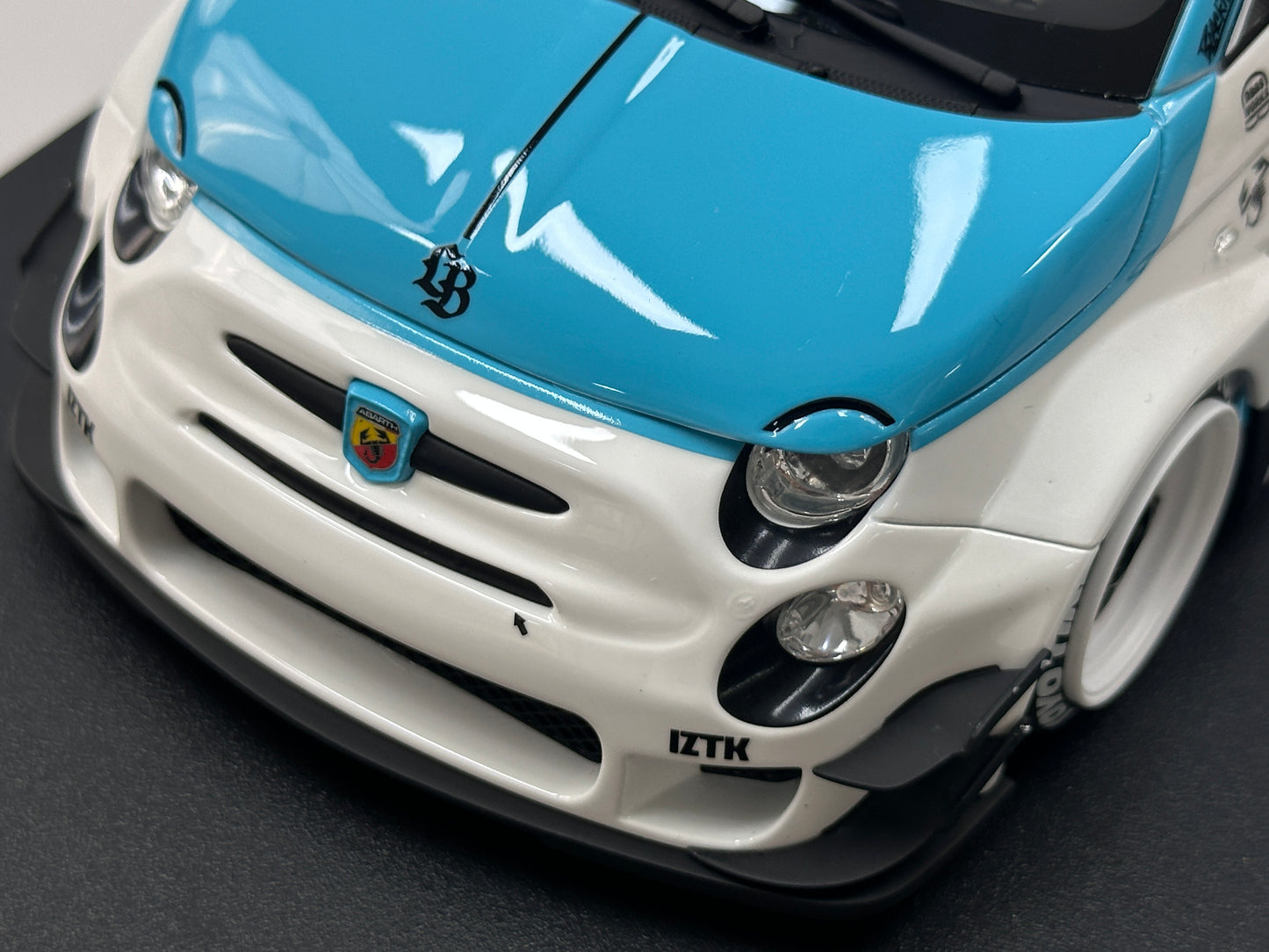 Topspeed 1/18 LB-WORKS x Abarth Works IZTK Abarth 95 – Blue & White Livery (TS0623)