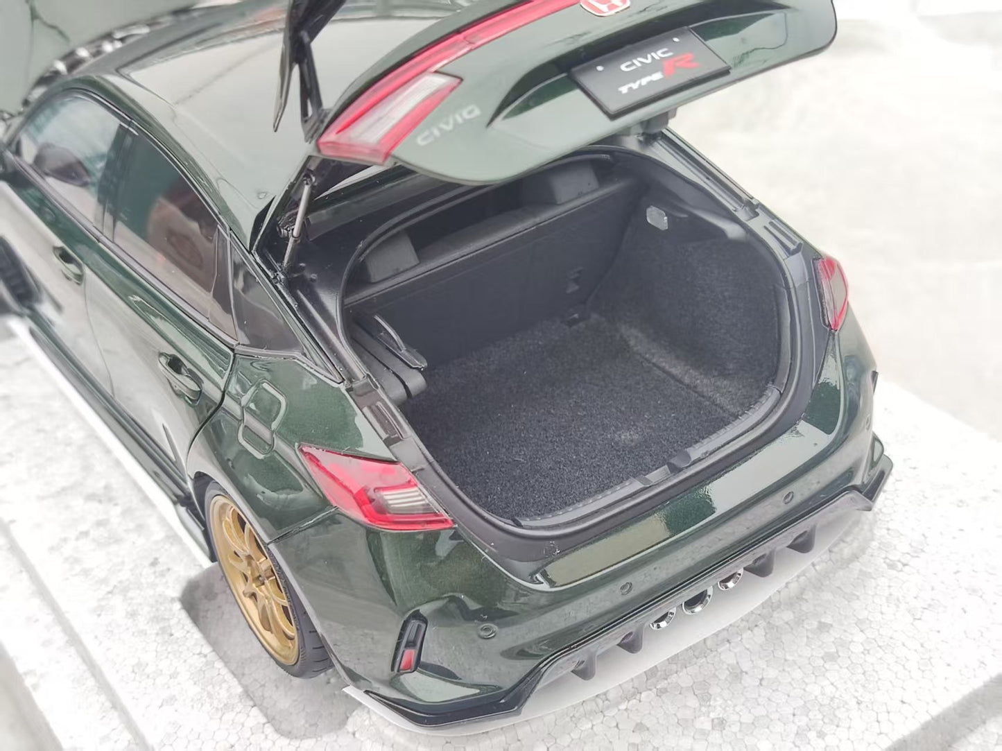 MOTORHELIX 1/18 Honda Civic TYPE R (FL5) Customized Pearl Dark Green MH336