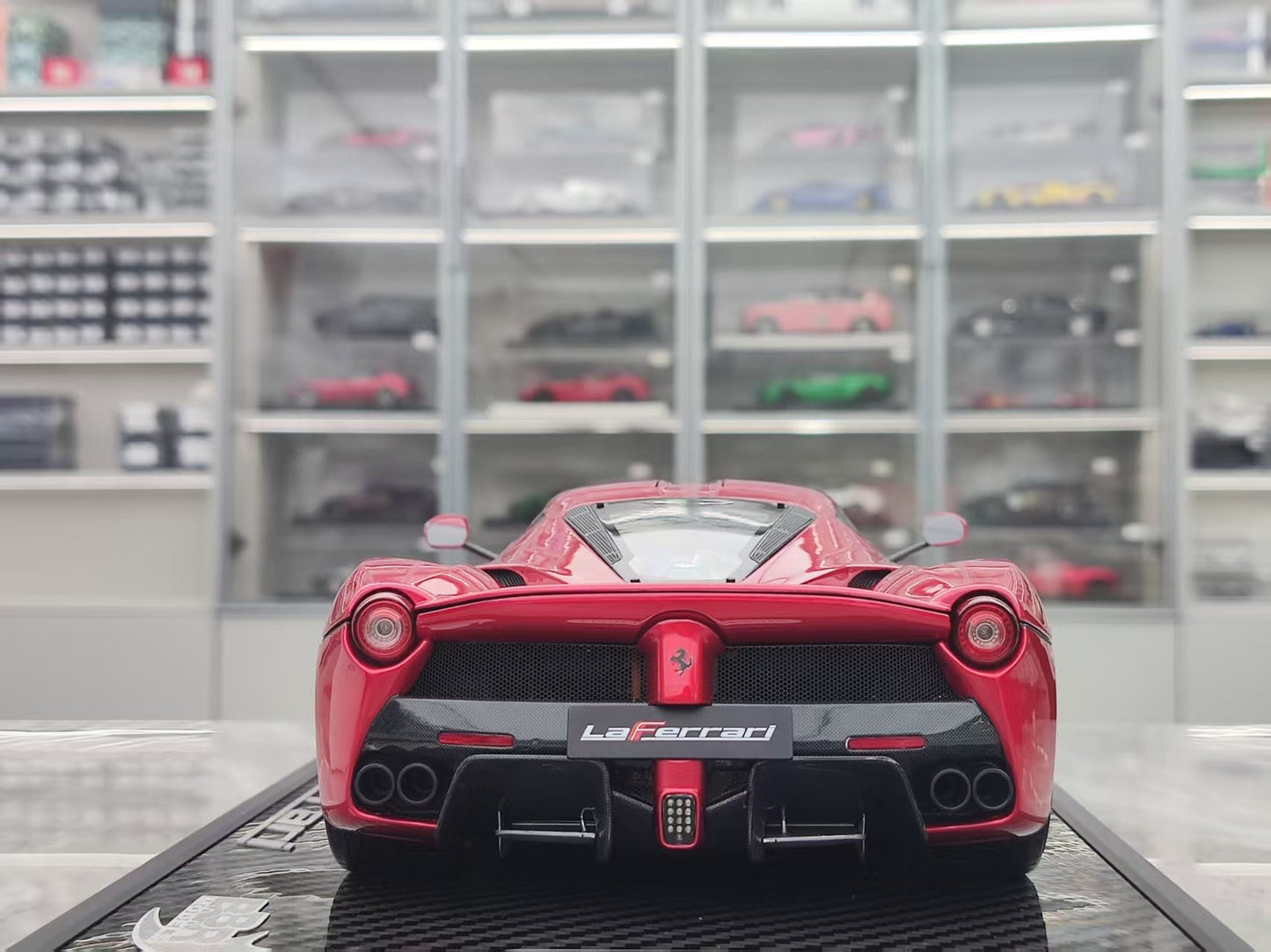 BBR 1/18 Ferrari LaFerrari Diecast Model, Fully Opening, Metallic Red (BBR182240)