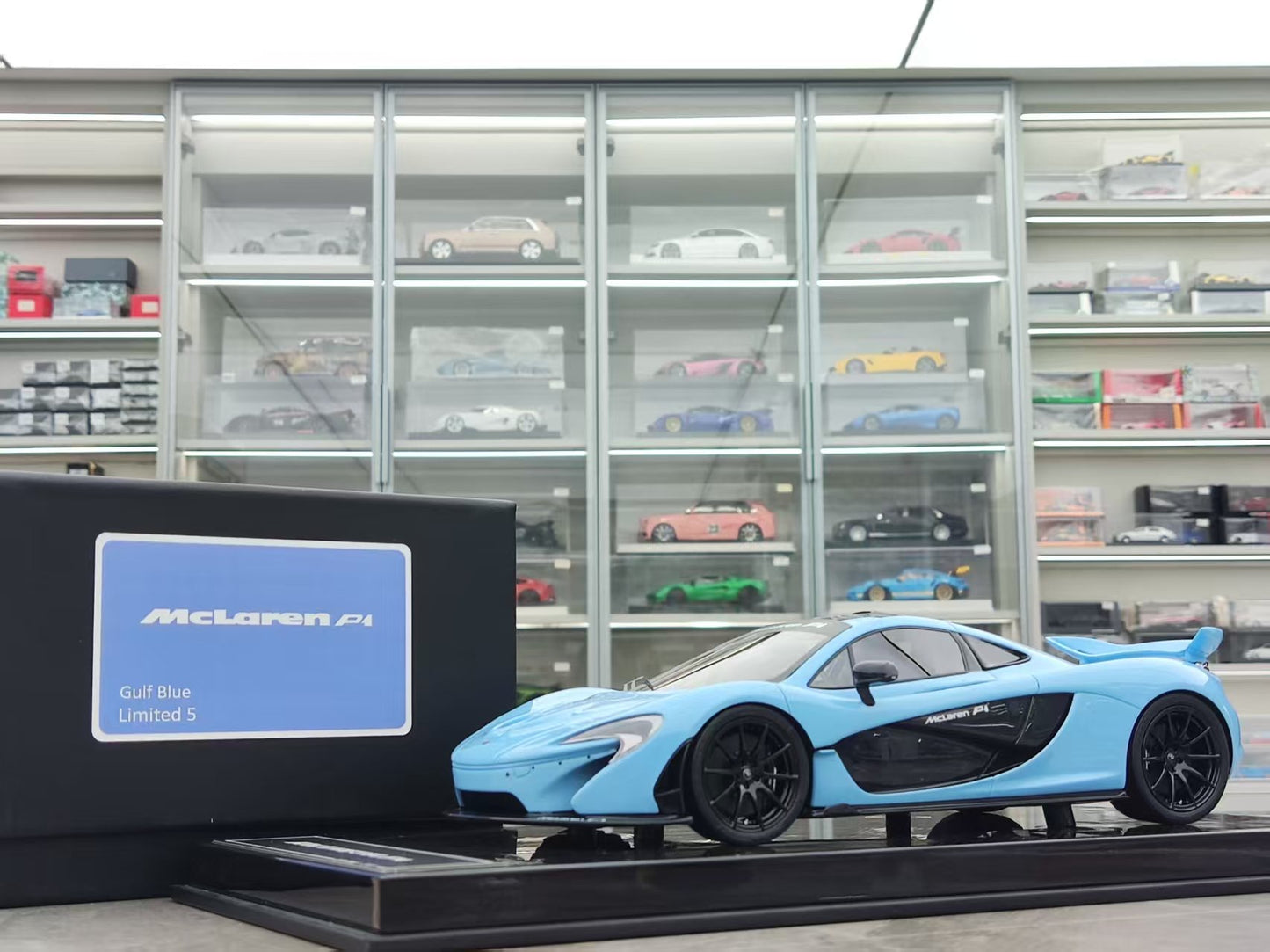 DINOMODEL 1/18 McLaren P1 Carbon Base GULE BLUE DMP006