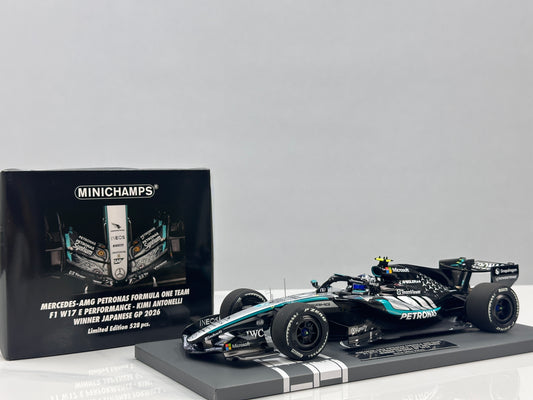 MINICHAMPS 1/18 Mercedes-AMG PETRONAS F1 Team W17 (K. Antonelli – Ganador del Gran Premio de Japón de 2026) – Decoración plateada (117260312)