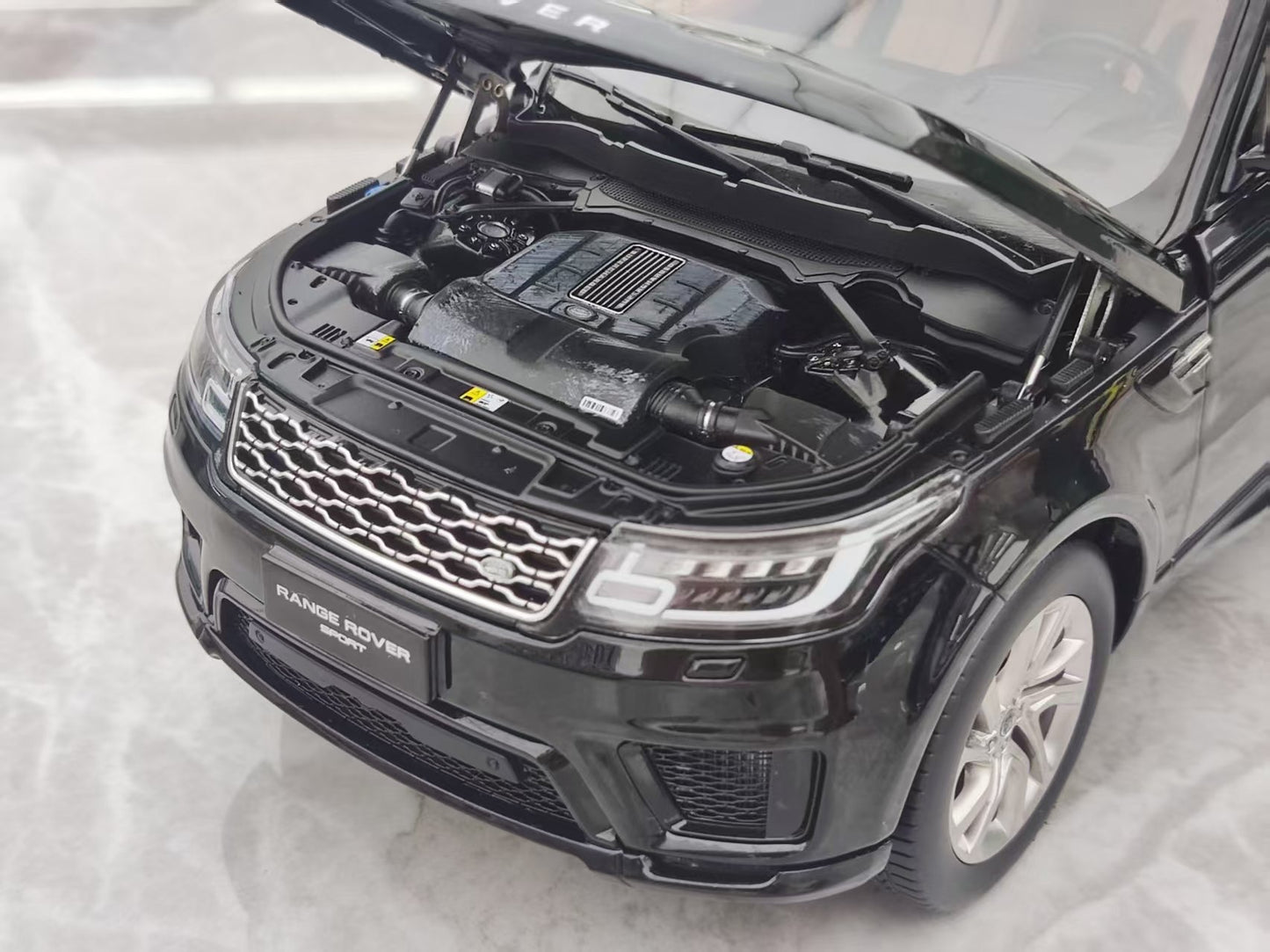 WHELART 1/18 Land Rover Sport Black Alloy Model WH004
