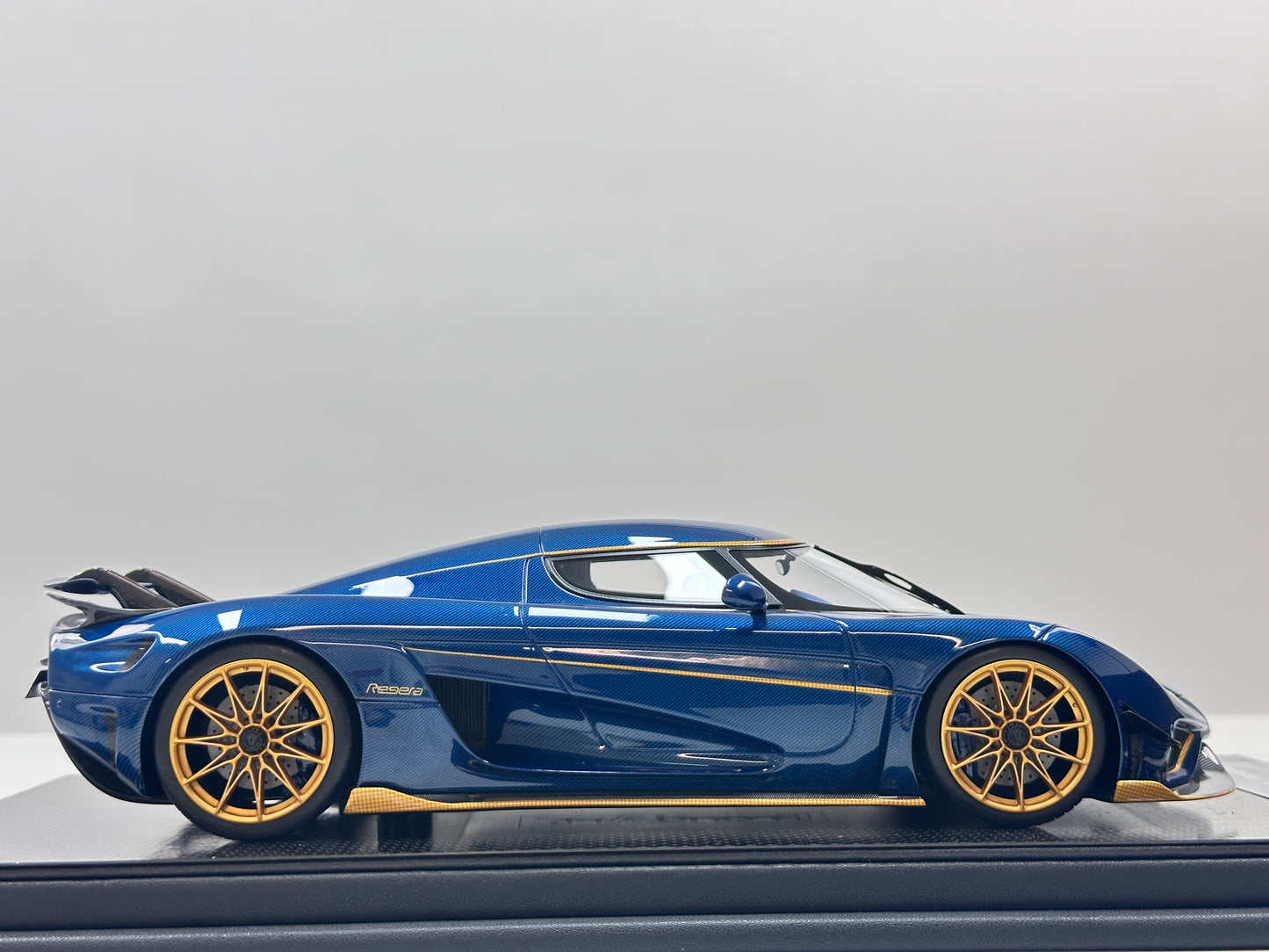 FRONTIART 1/18 Koenigsegg Regera Blue Carbon FA191