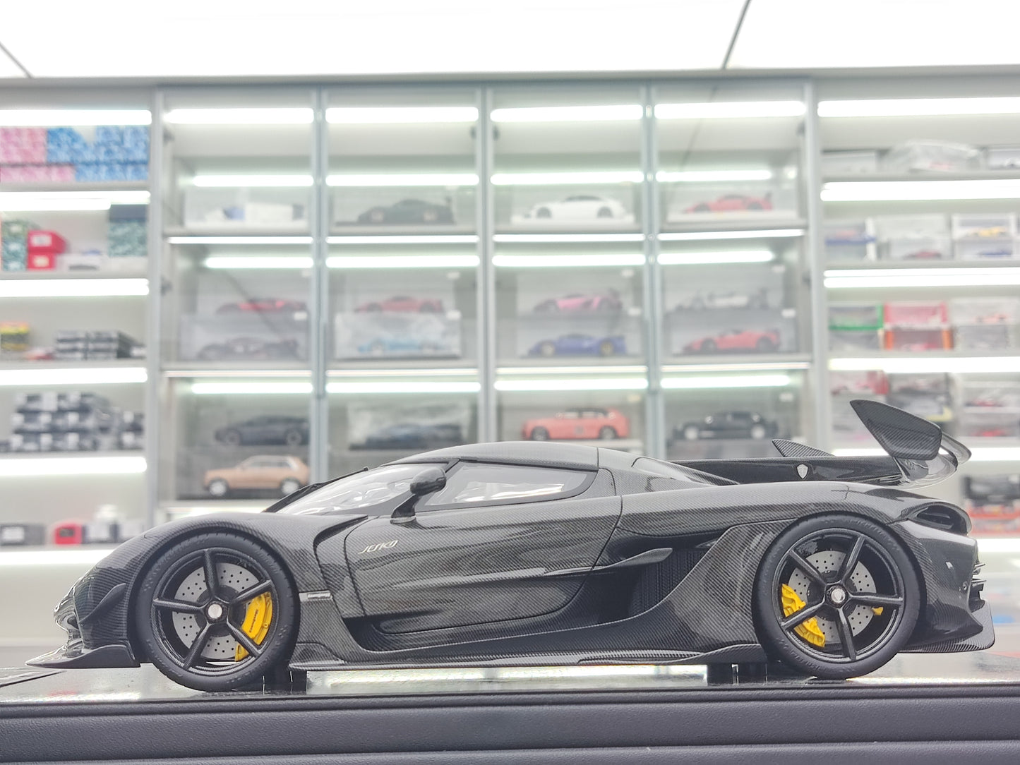 FRONTIART 1/18 Koenigsegg JESKO Bare Carbon FA173