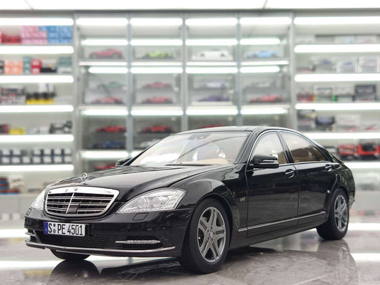 MOTORHELIX 1/18 Mercedes-Benz S-Class S600L (W221) Obsidian Black MH289