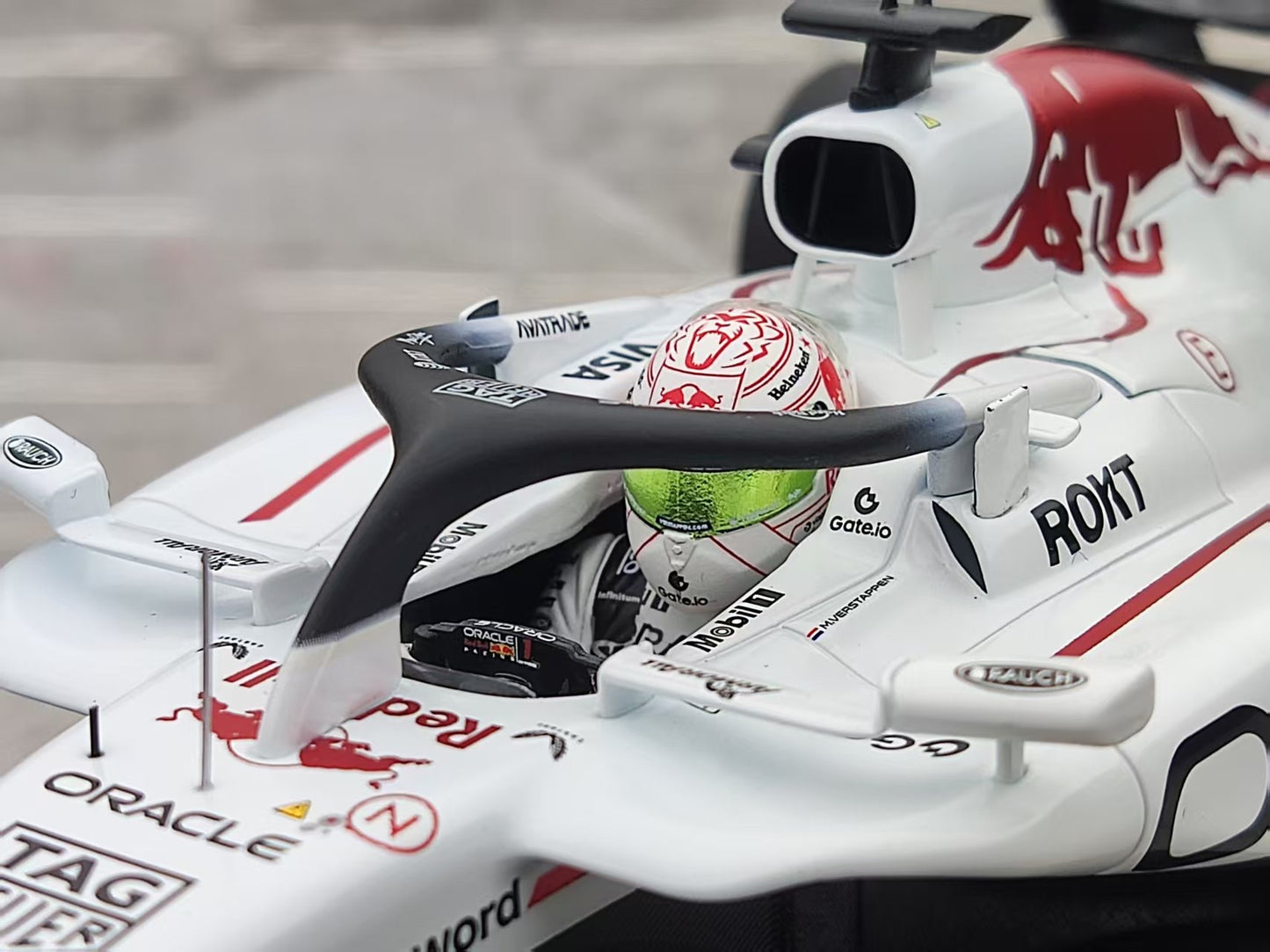 MINICHAMPS 1/18 Oracle RED BULL RACING RB21 - MAX VERSTAPPEN White 110250301
