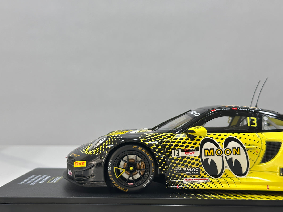TARmac Works 1/18 Porsche 911 GT3 R – GT World Challenge Asia – Black/Yellow Livery – T18-008-25FUJ13