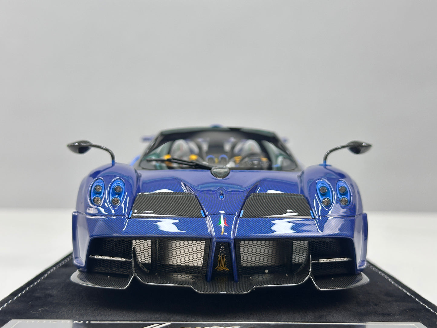 HH Model 1/18 Pagani Huayra Air Force Edition HH664