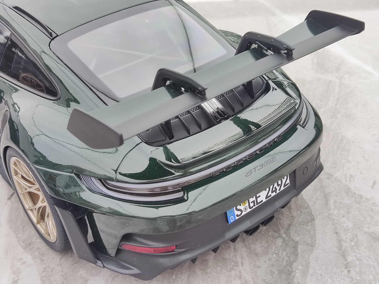 NOREV 1/12 Porsche 911 GT3RS Metallic Green Closed Model 127532