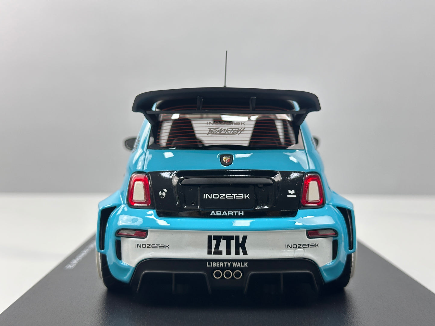 Topspeed 1/18 LB-WORKS x Abarth Works IZTK Abarth 95 – Blue & White Livery (TS0623)