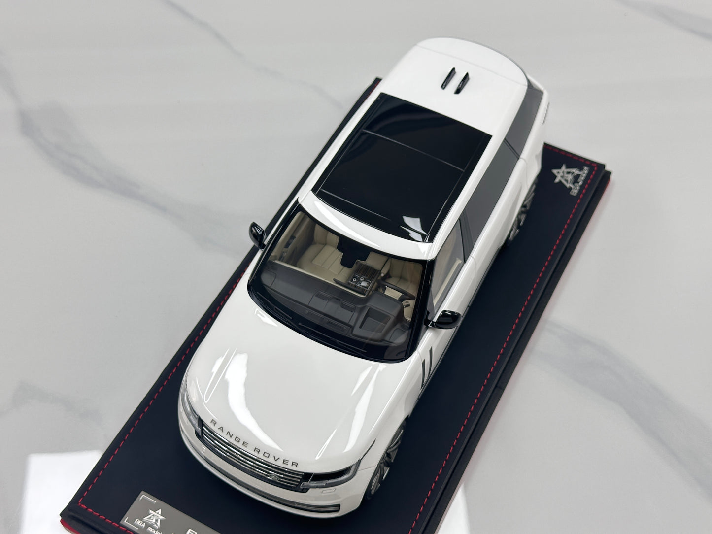 BBA MODEL 1/18 Land Rover Range Rover Autobiography Long Wheelbase White BBA070