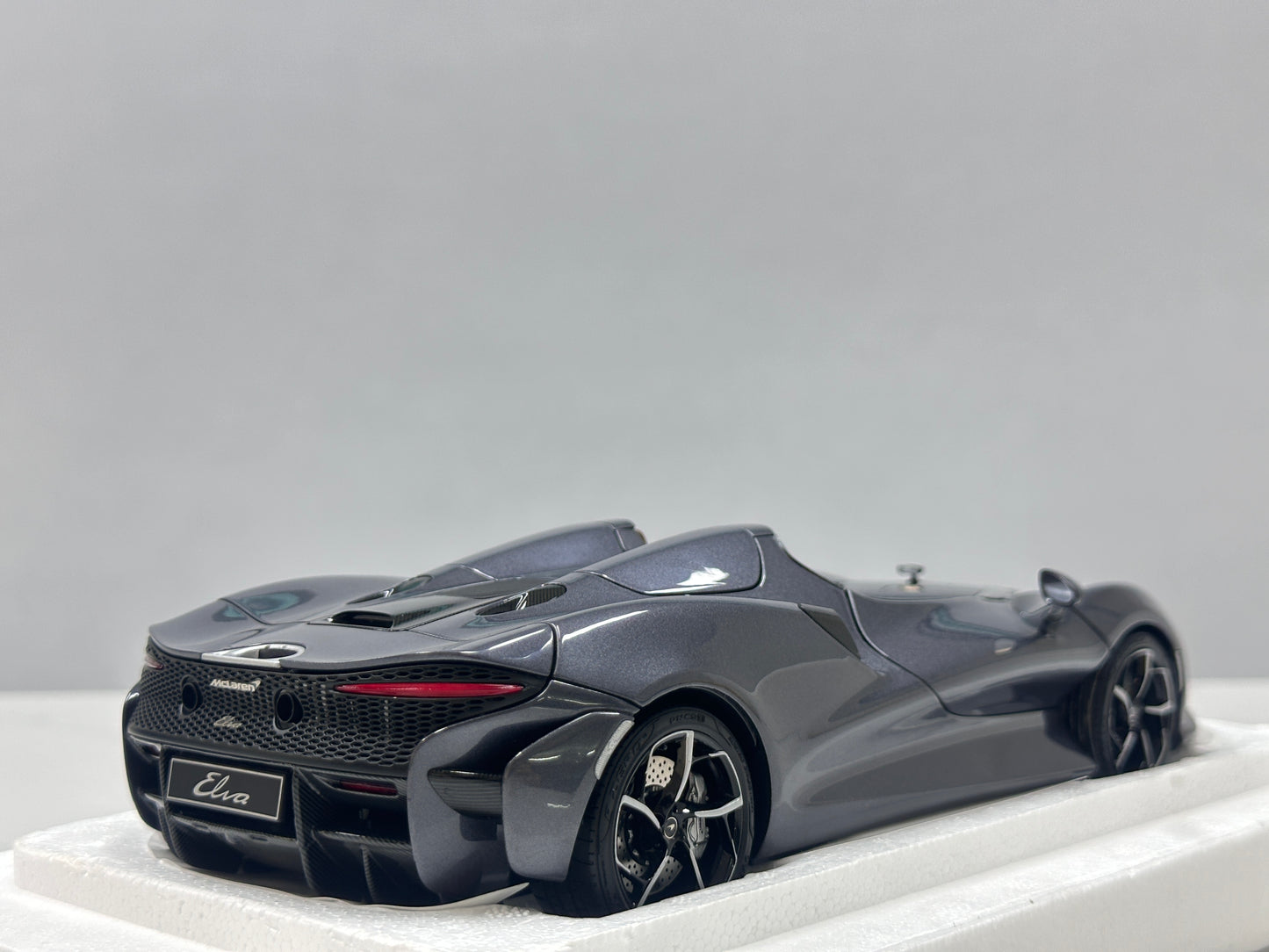 LCD 1/18 McLaren Elva Diecast Model – Metallic Grey (LCD18015-HGM)