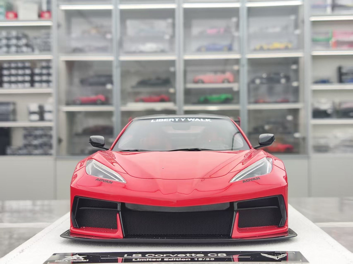 BBA MODEL 1/18 Corvette C8 LB Widebody Modified, Standard Red BBA035