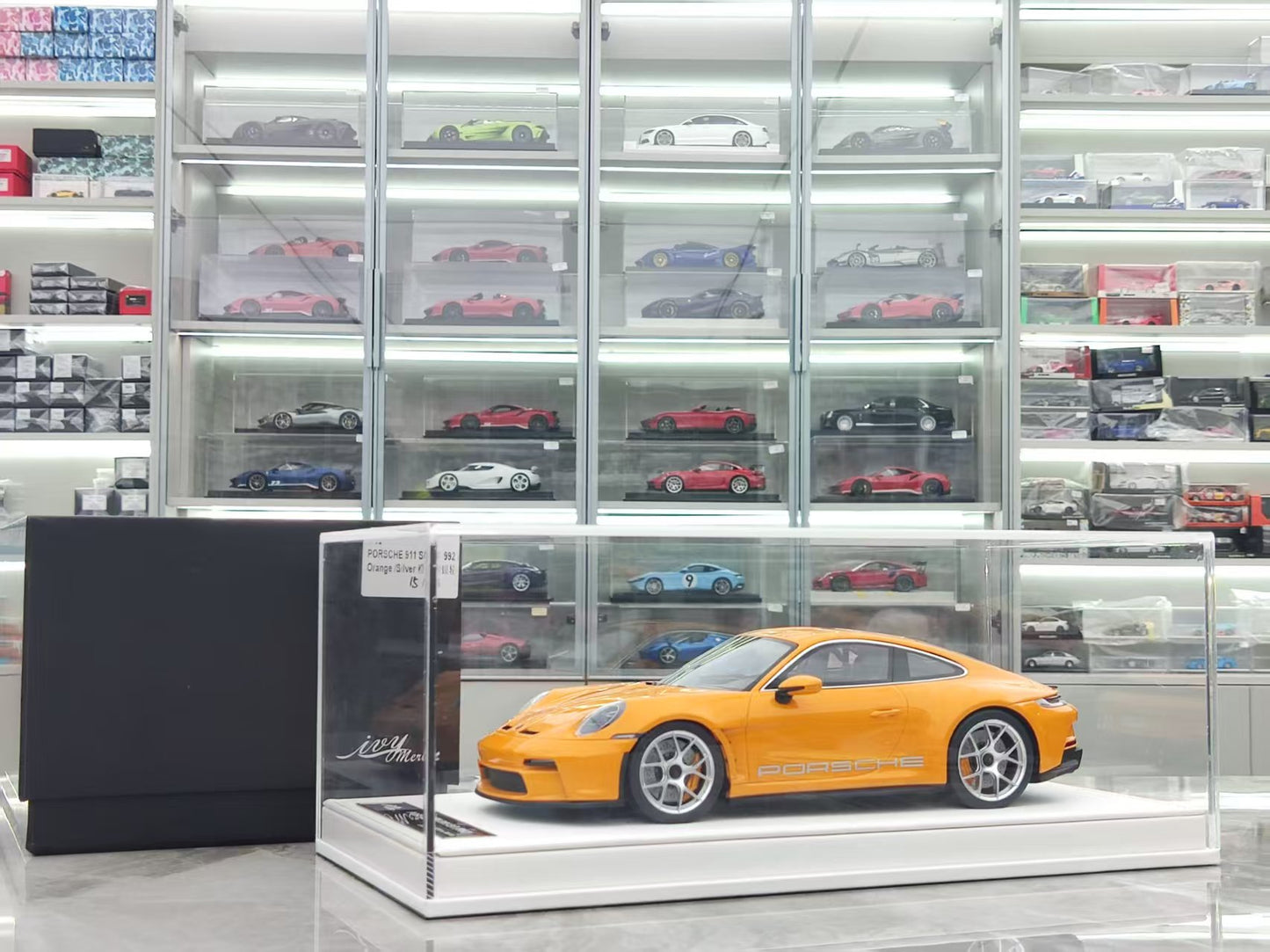 IVY 1/18 Porsche 911 S/T (992), orange resin model car IVY228