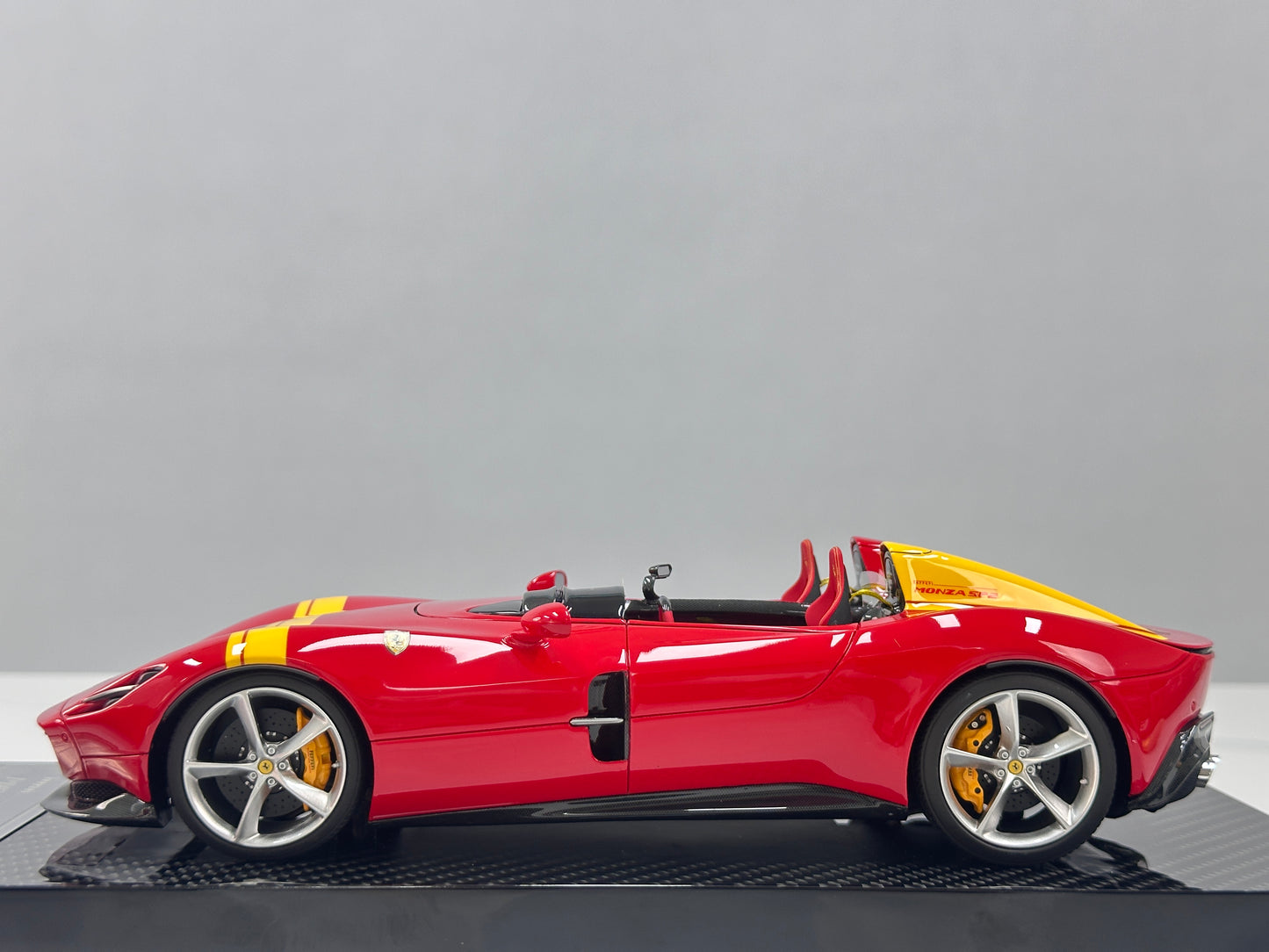 CE 1/18 Ferrari Monza SP2 – Prancing Horse Red (CE012)