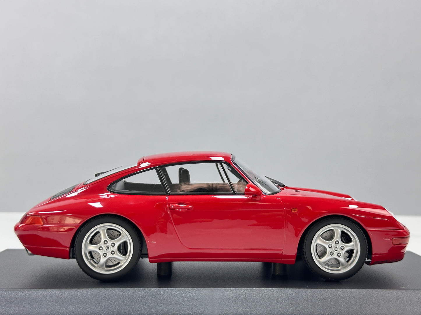 MINICHAMPS 1/18 Porsche 911 (993) 1993 Red 155061102