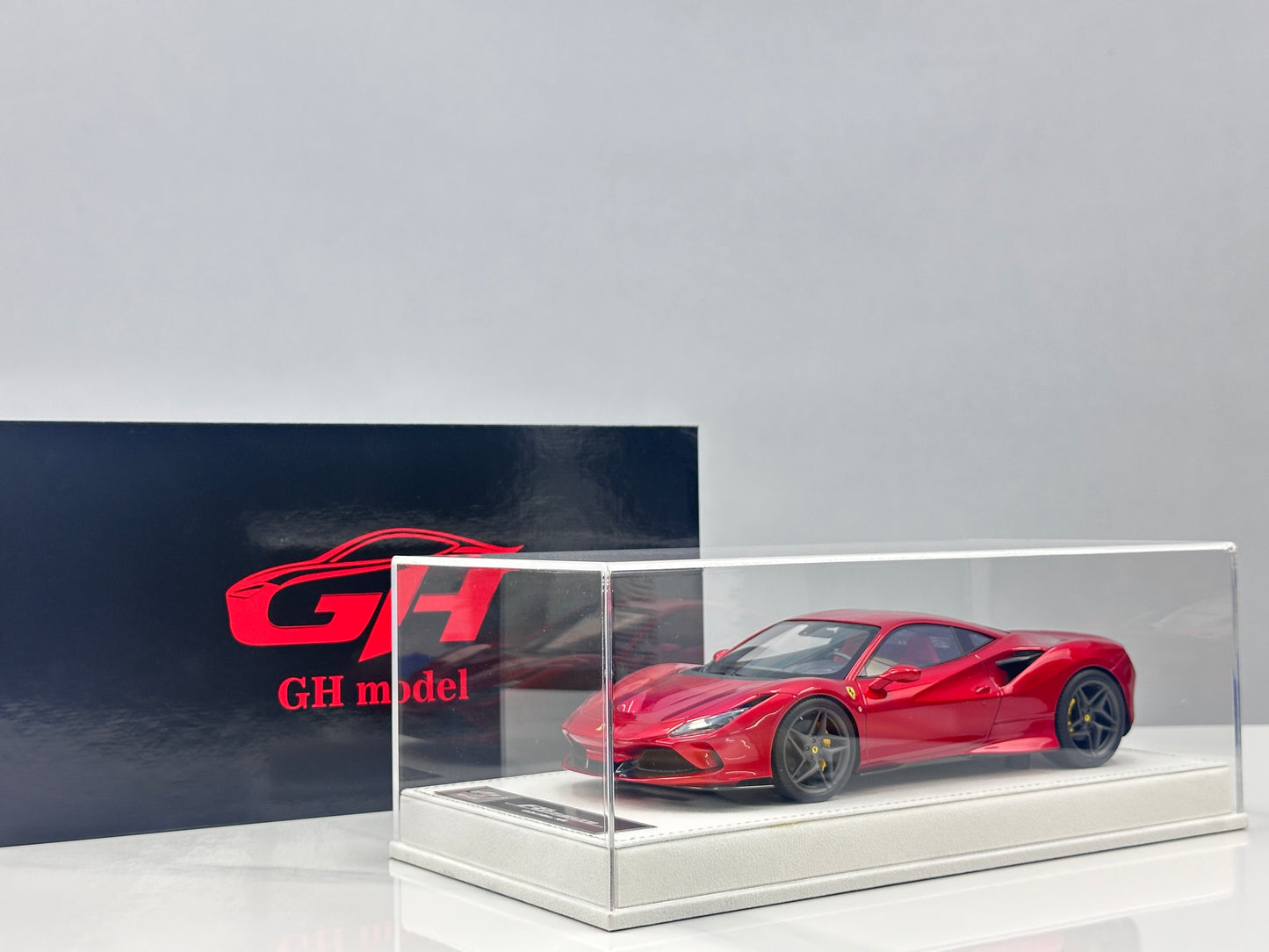 GH MODEL 1/18 Ferrari F8 Tributo Metallic Red GH022