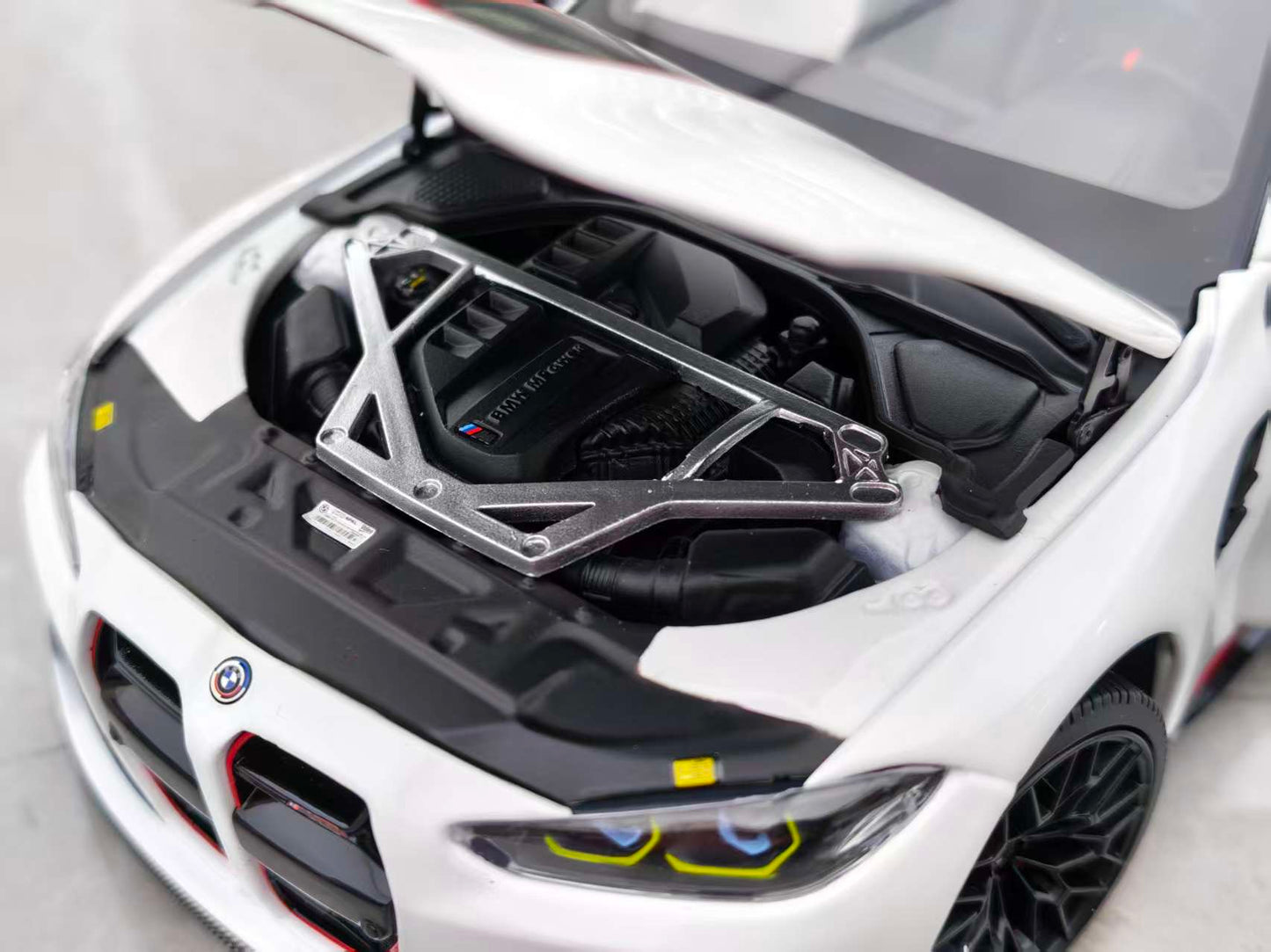 MINICHAMPS 1/18 BMW M4 CSL 2023 White 110023022