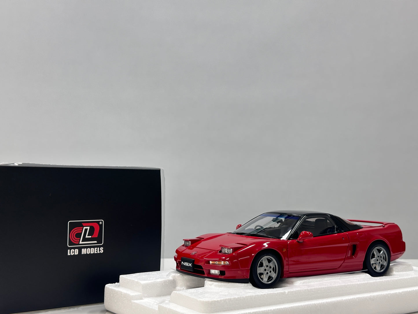 LCD 1/18 Honda NSX 1st Generation (MK1/NA1) Red LCD18022-RE