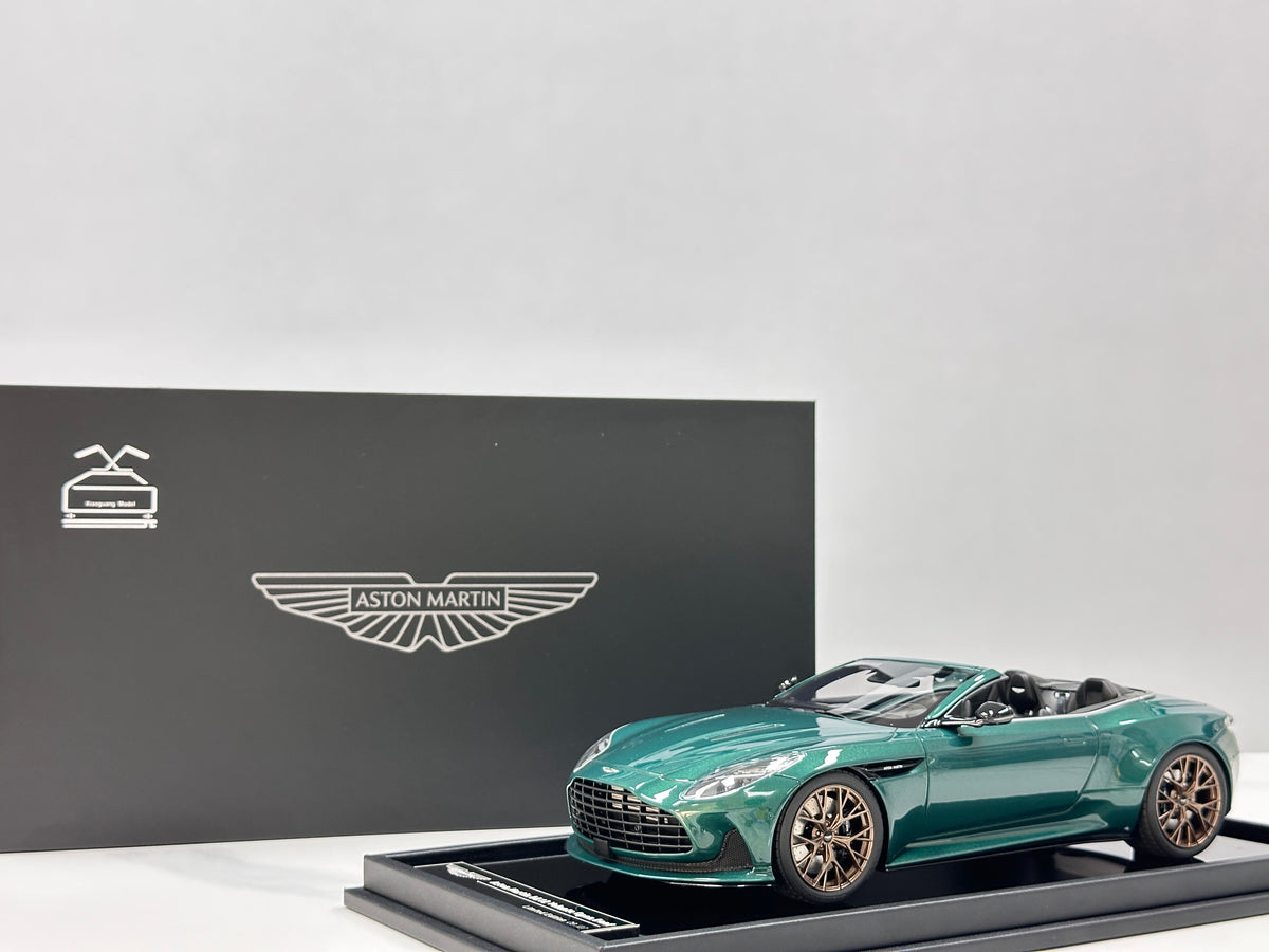 MOTORHELIX 1/18 Aston Martin DB12 Volante (Convertible) - Cinnabar Green - MH394