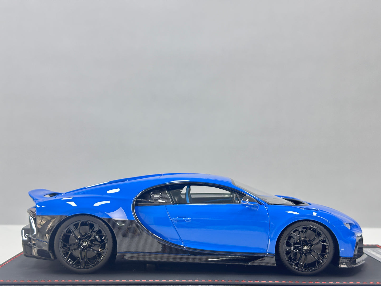 BBA MODEL 1/18 Bugatti Chiron Profiler Blue BBA073