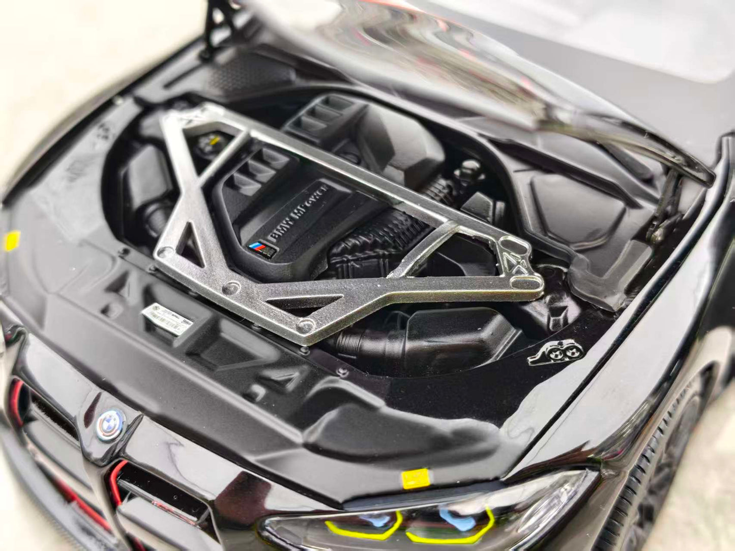 MINICHAMPS 1/18 BMW M4 CSL, Black, Alloy, Fully Open, 110023021