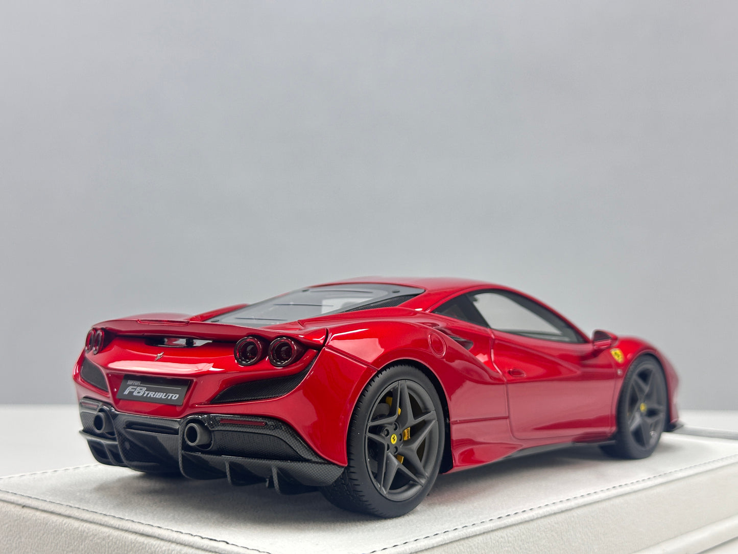 GH MODEL 1/18 Ferrari F8 Tributo Metallic Red GH022