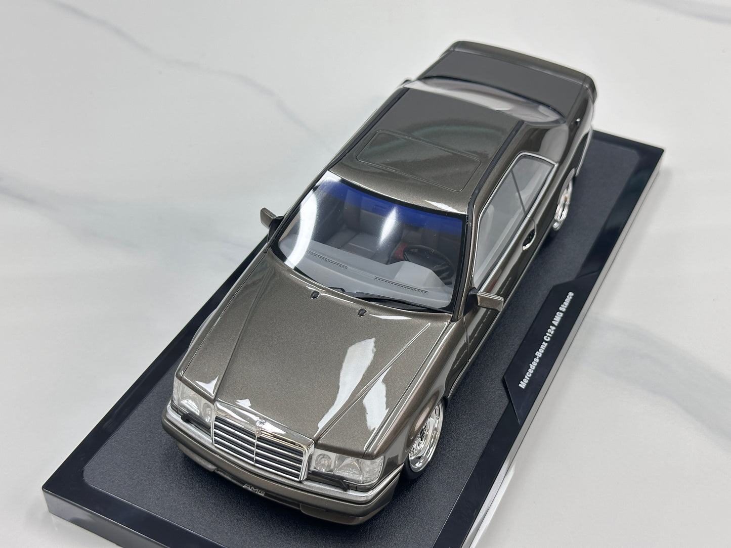 OTTO 1/18 Mercedes-Benz C124 AMG "Stance" – Anthracite Grey (OT1241)