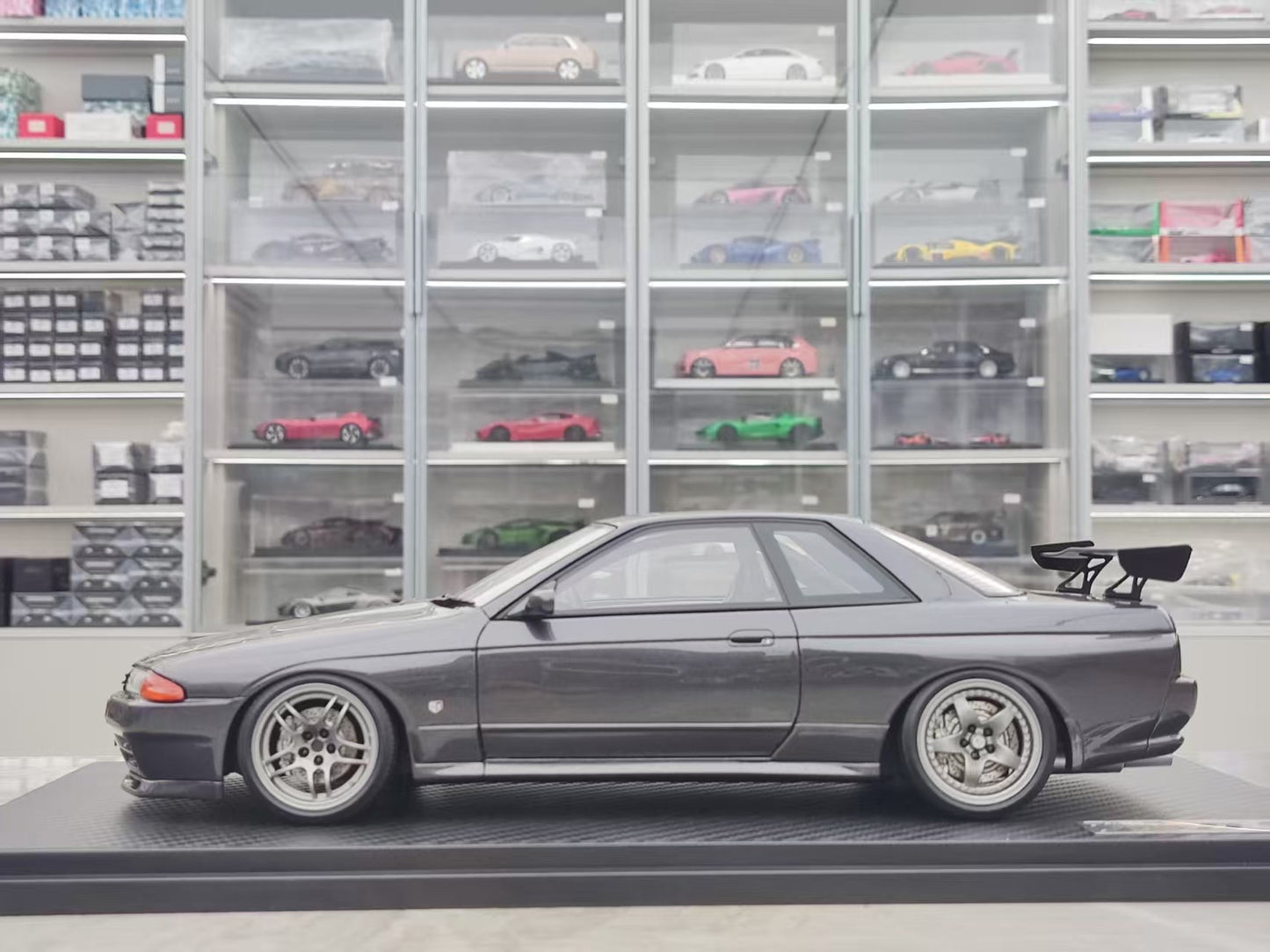 Ignition Model 1/18 Nissan Skyline GT-R (BNR32) Metallic Gunmetal Grey IG3545