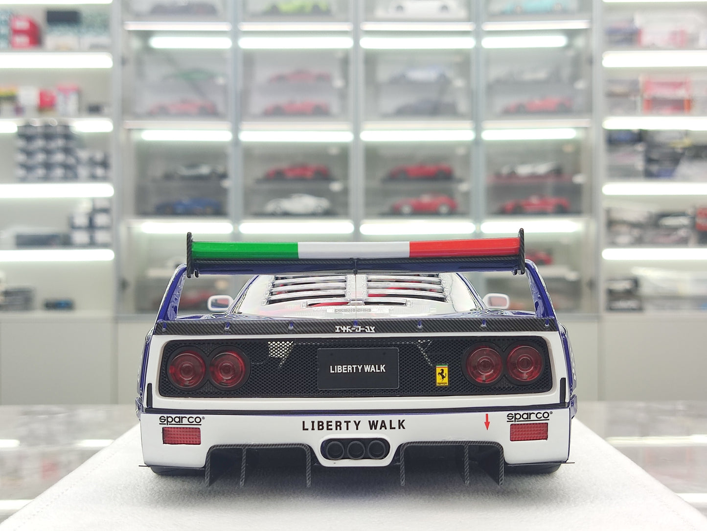 BBA MODEL 1/18 Ferrari F40 Blue Paiolo Paint Scheme Limited Edition Car Model BBA013