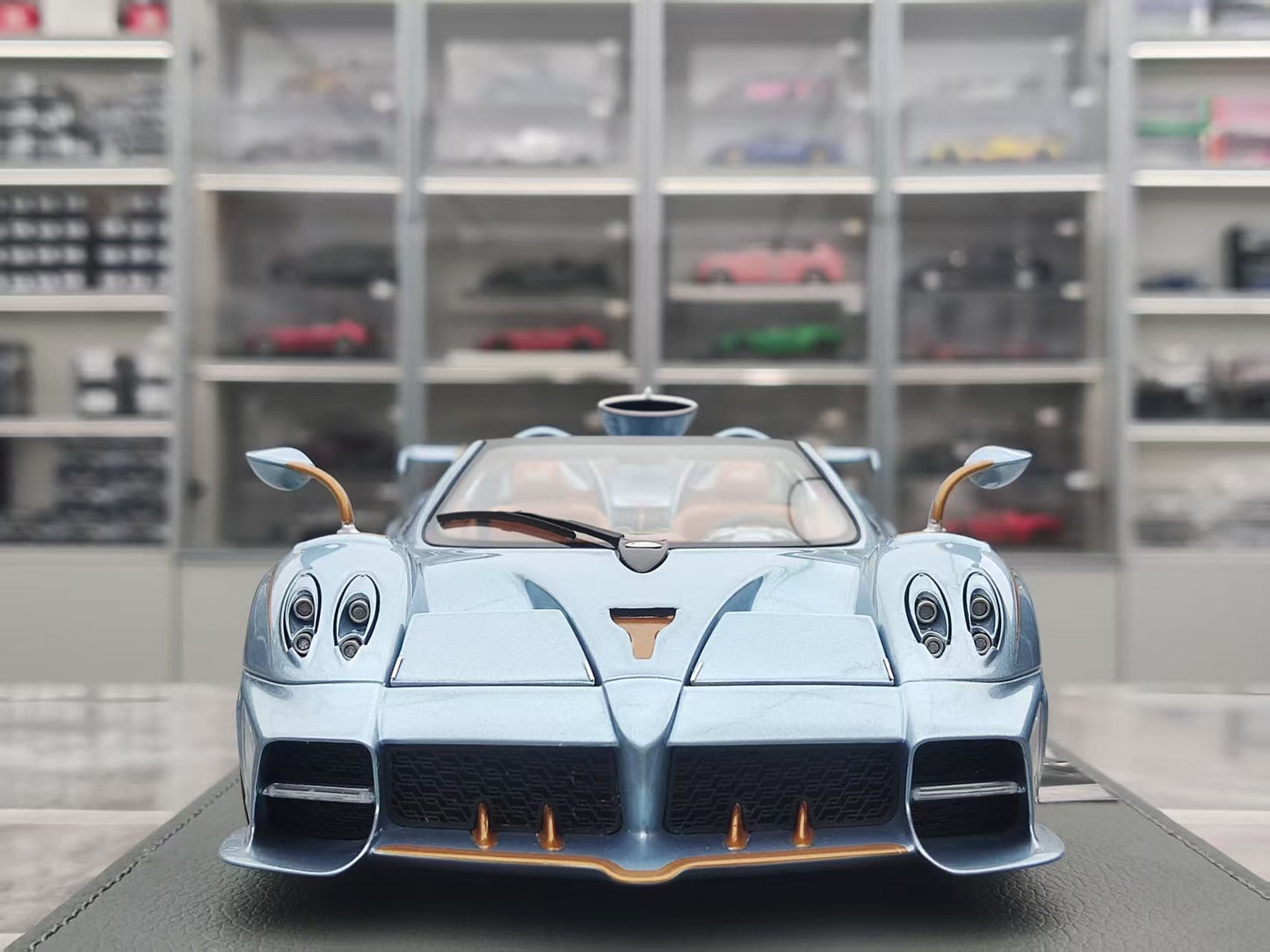 BBR 1/18 Pagani Imola Roadster Light Blue P18250E