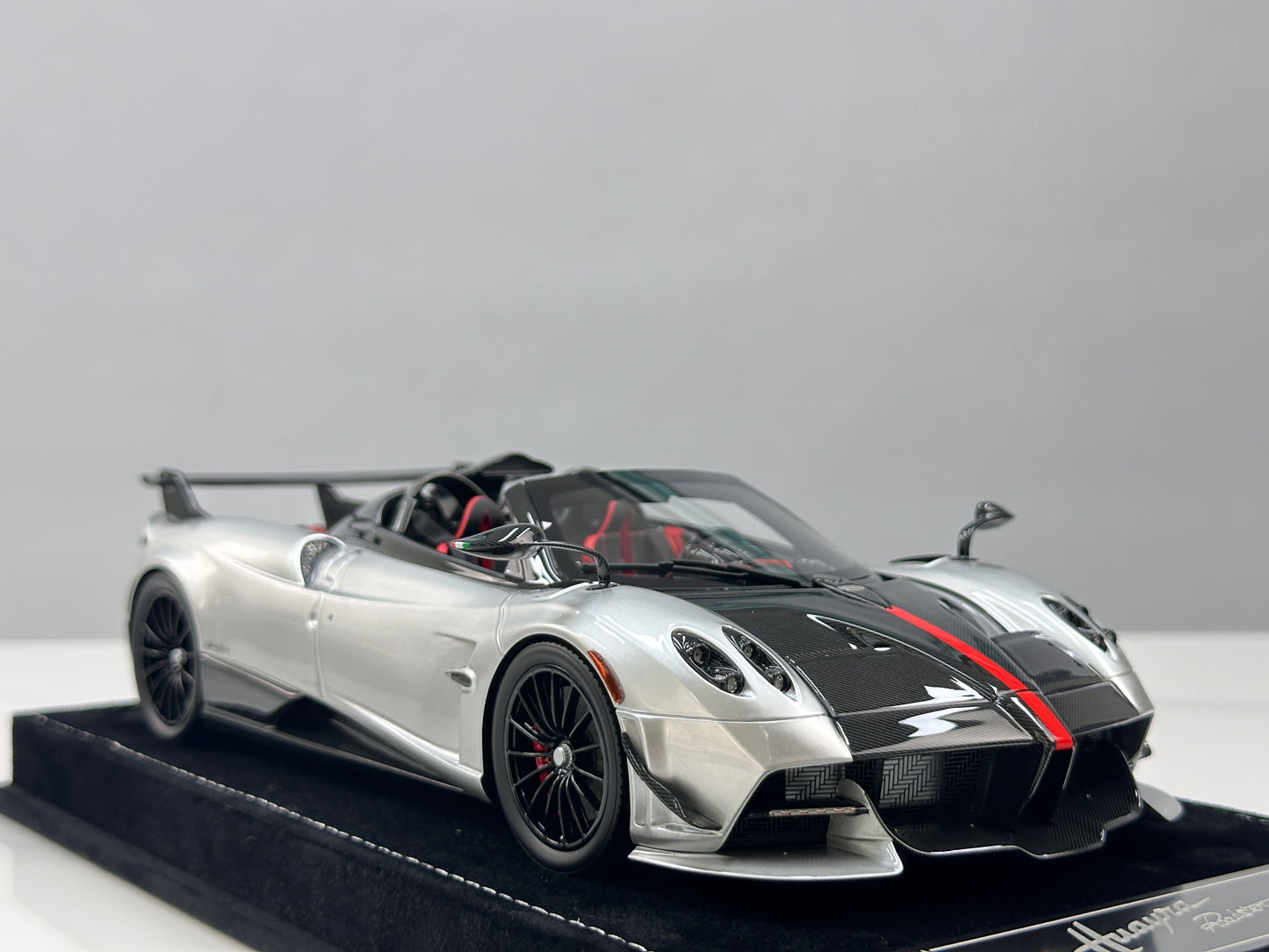 HH Model 1/18 Pagani Huayra Silver & Black Carbon HH662