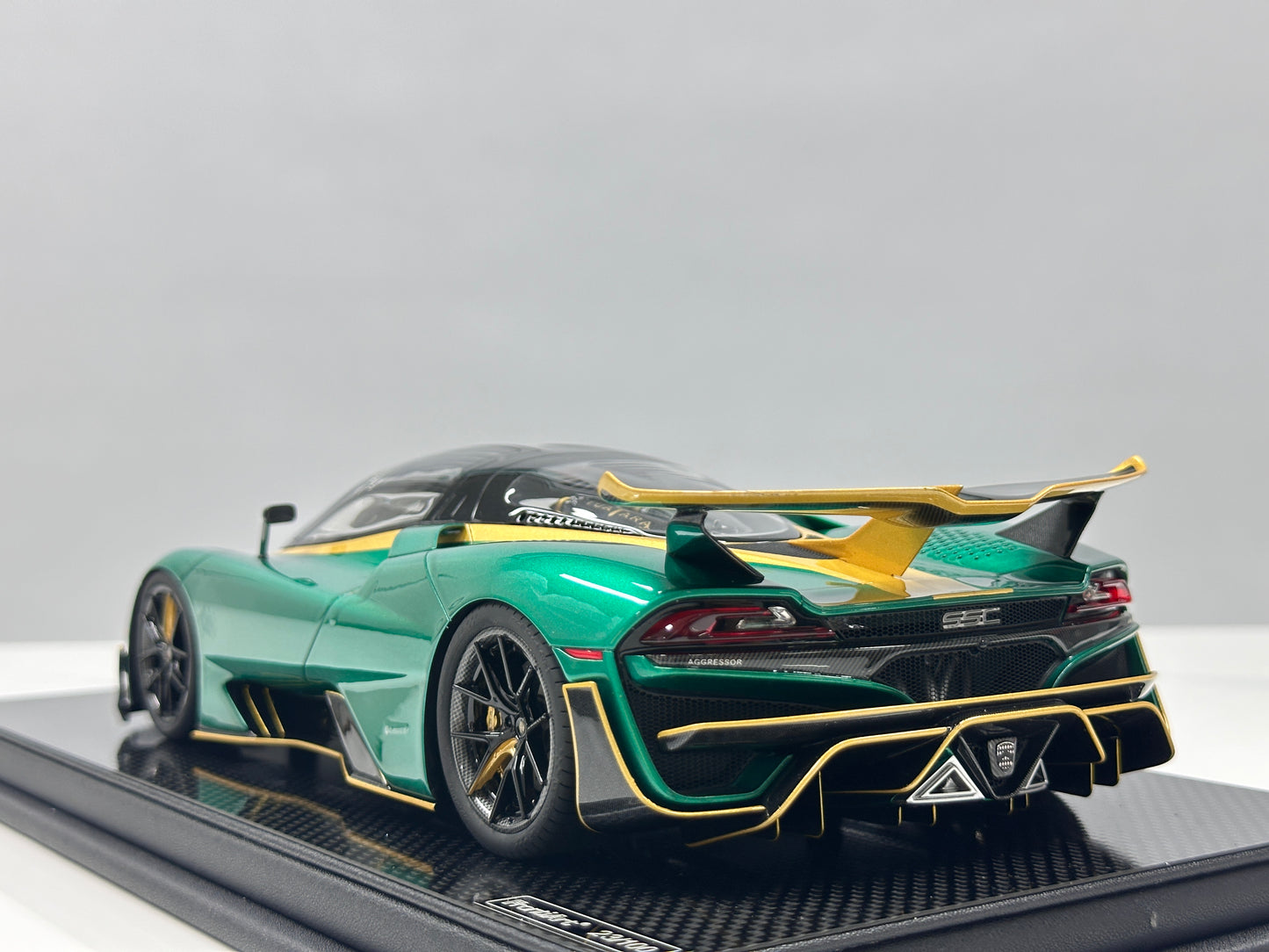 FrontiArt 1/18 SSC Tuatara Striker - Green (FA202)