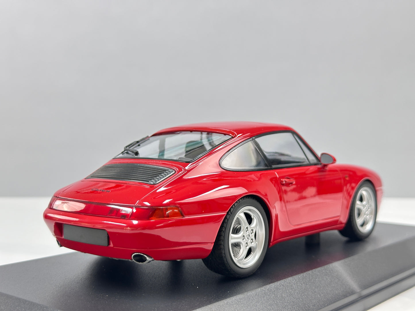 MINICHAMPS 1/18 Porsche 911 (993) 1993 Red 155061102
