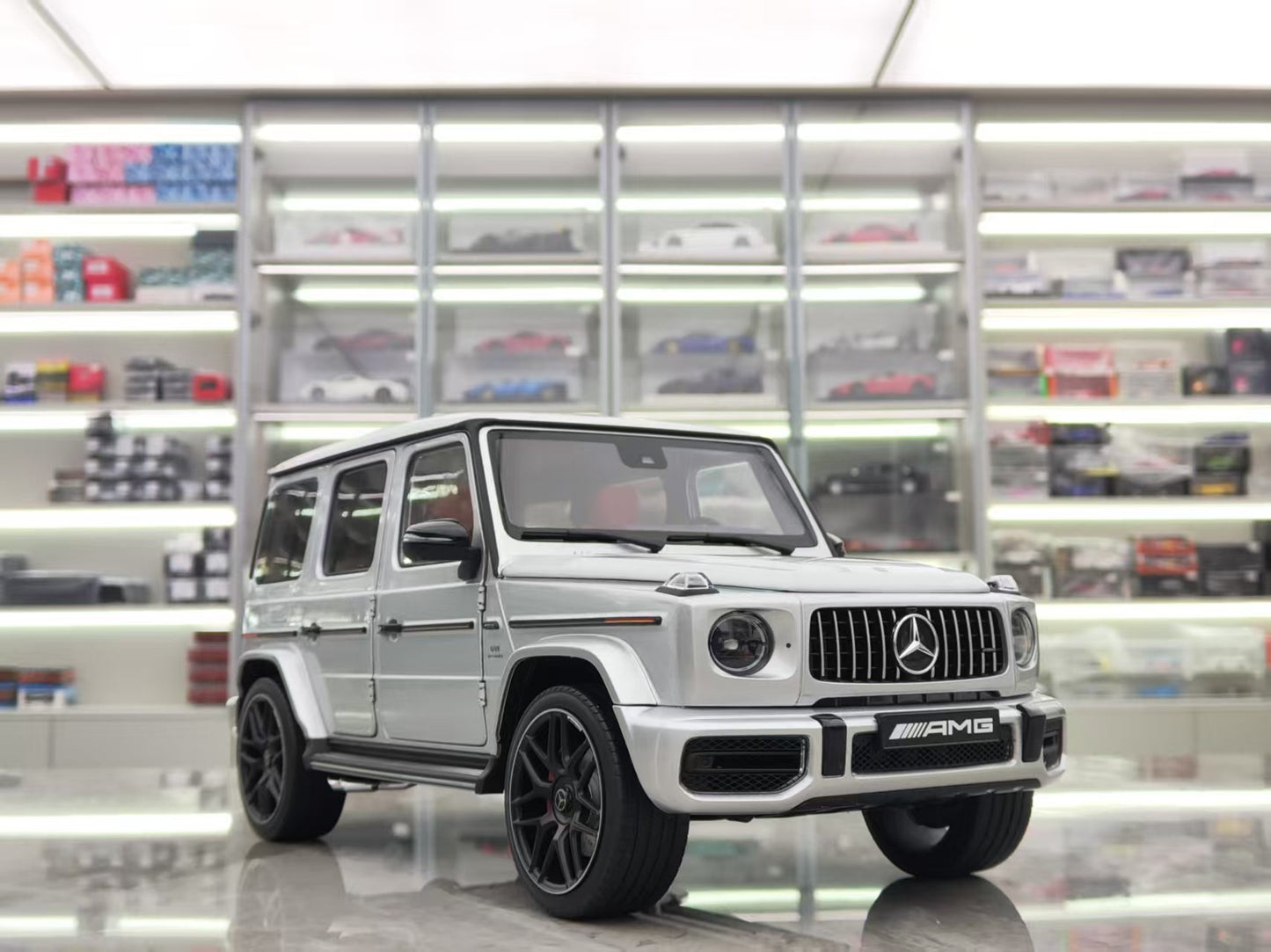 AR 1/18 Mercedes-Benz G63 AMG Silver All-Metal Opening Car Model 820808