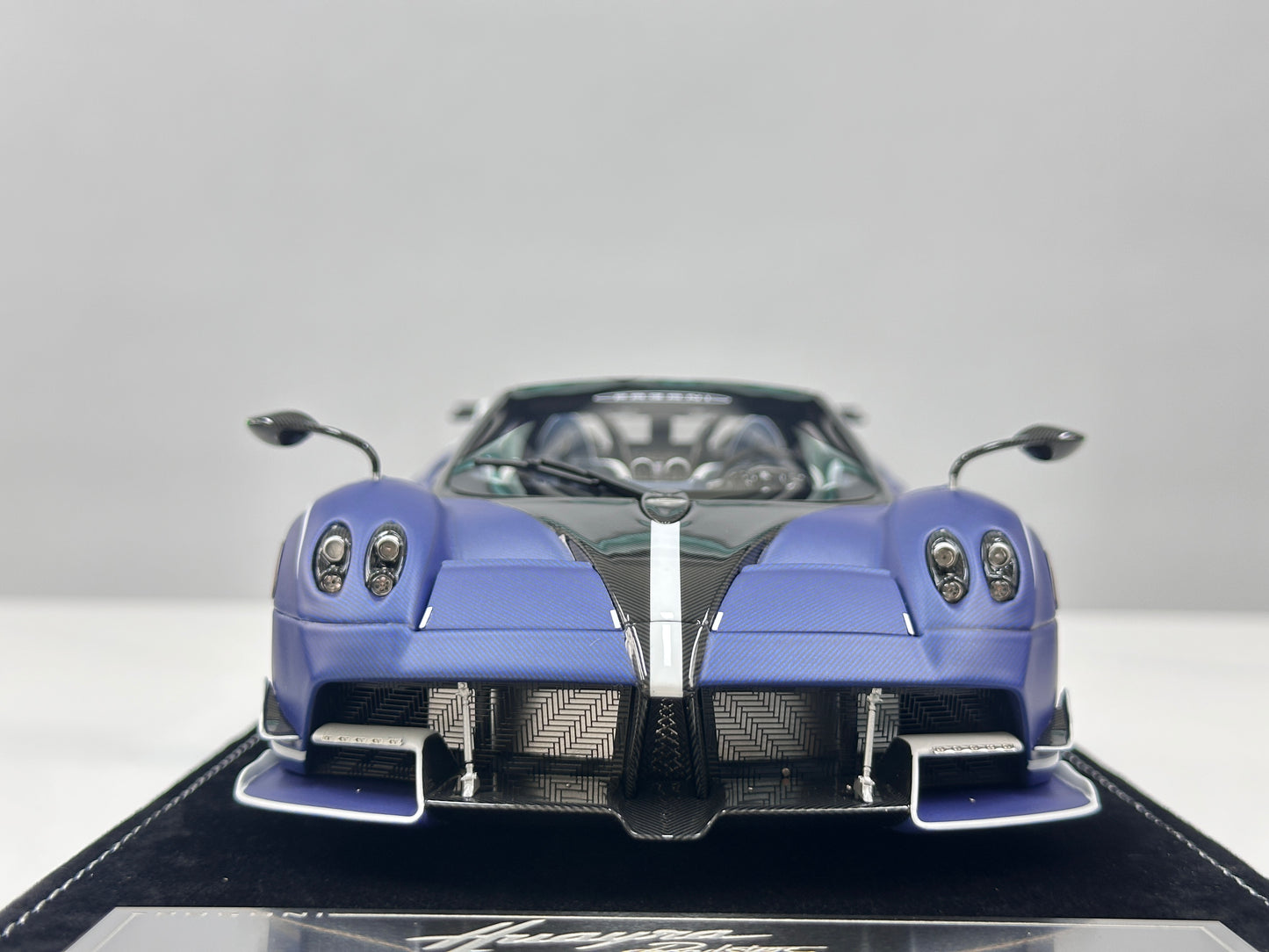 HH Model 1/18 Pagani Huayra Matte Blue & Carbon Black HH663