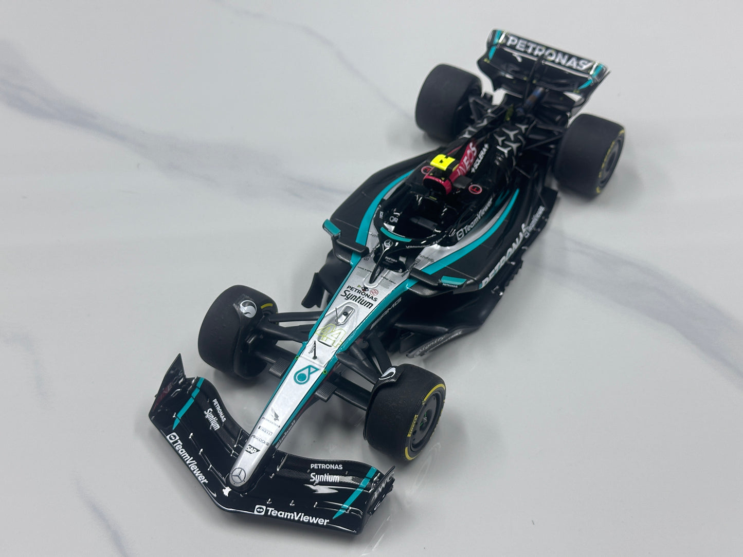 MINICHAMPS 1/18 Mercedes-AMG PETRONAS Formula One Team F1 W15 E Performance (Black & Green Livery) 110242444