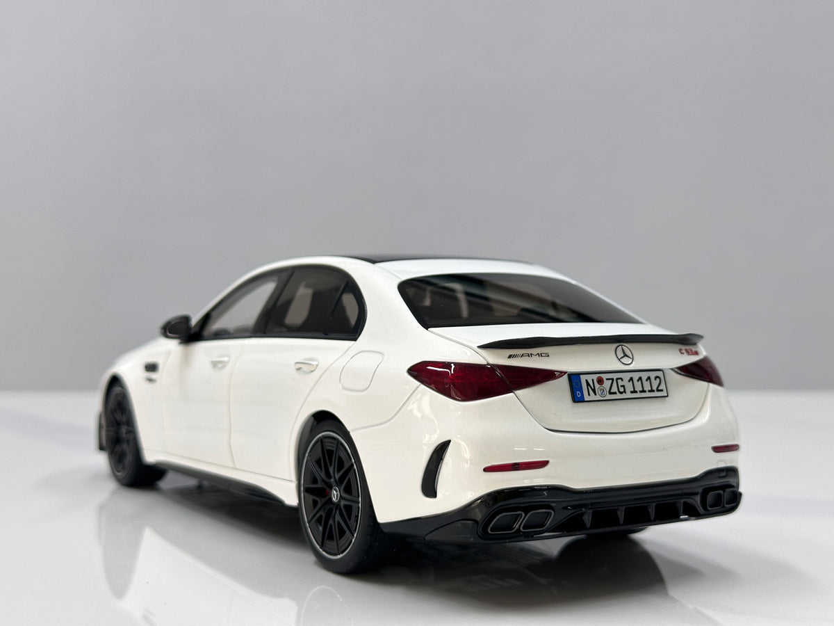 NZG 1/18 Mercedes-AMG C63 S E-Performance Gloss White (111200040)