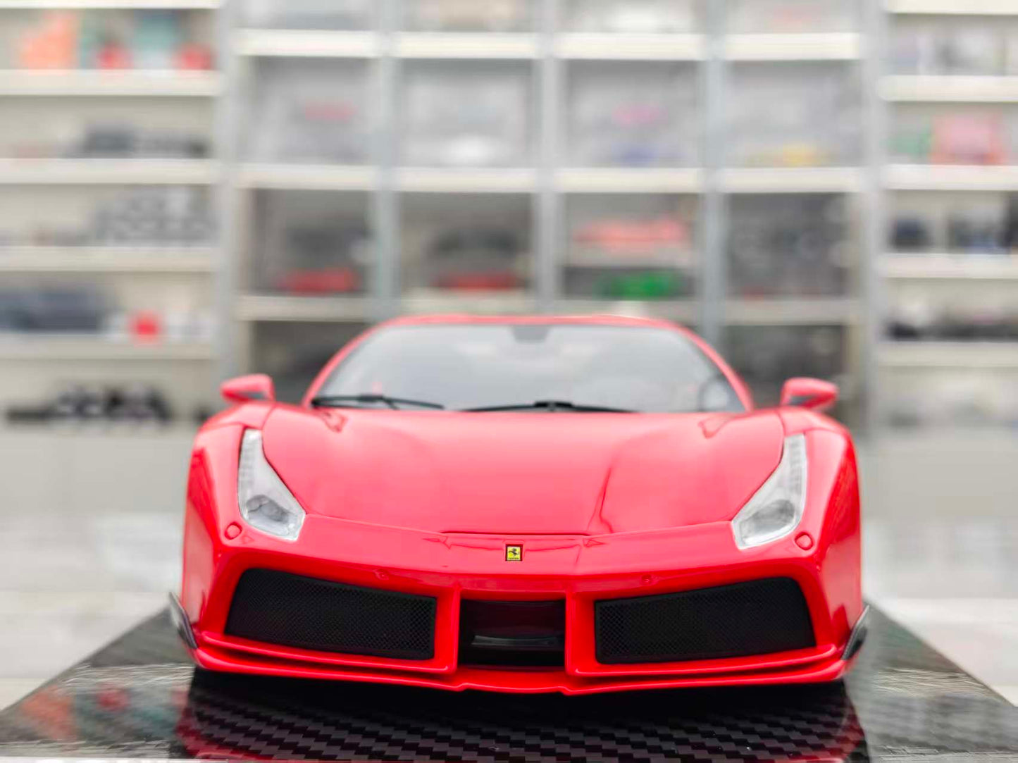 CE 1/18 Ferrari Novitec 488GTB N-Largo Standard Red CE005