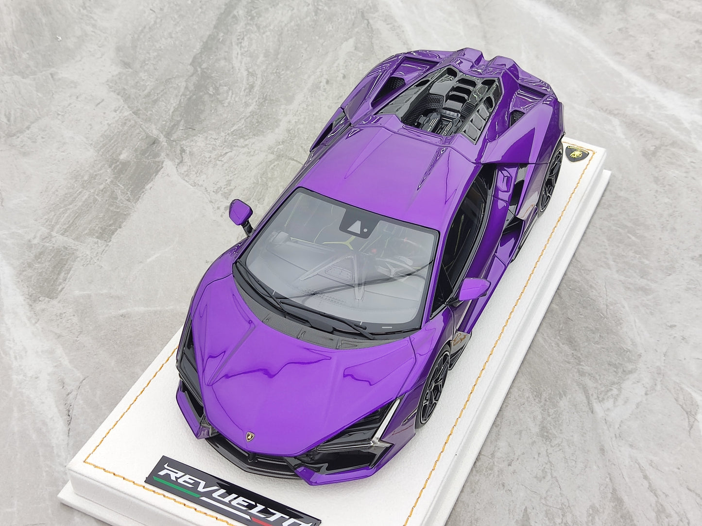 MR 1/18 Lamborghini Revuelto New Generation Hardtop Purple LAMBO058BN1