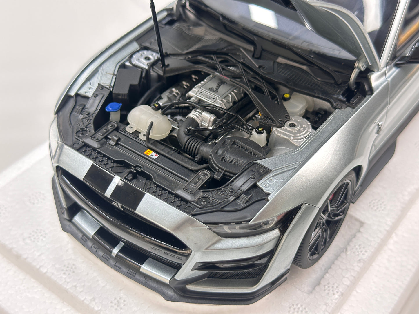 AUTOart 1/18 Ford Mustang Shelby GT500 Silver 73096