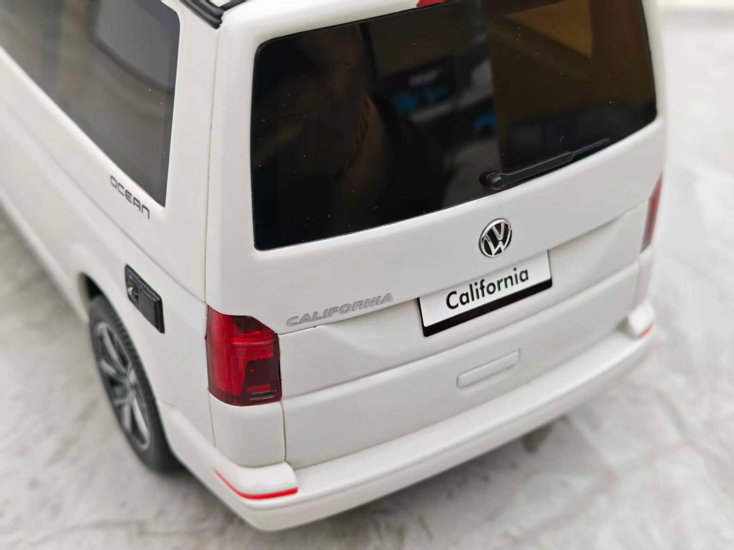OttO 1/18 VOLKSWAGEN T6.1 CALIFORNIA OCEA OT488