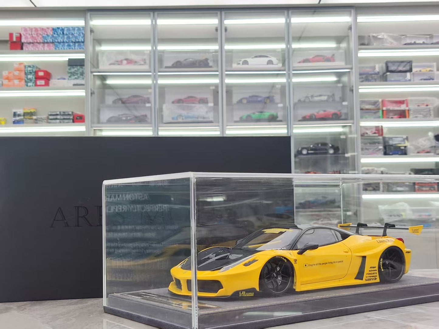ARES MODEL 1/18 Ferrari 458 Yellow Model Car ARES011