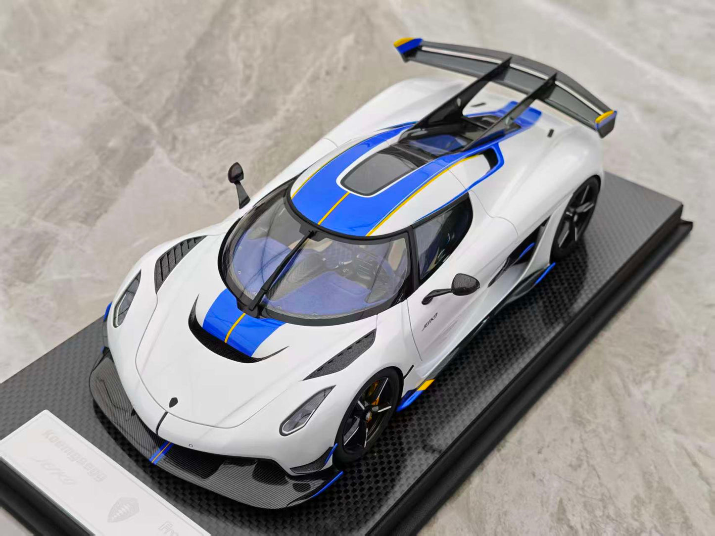 FRONTIART 1/18 Koenigsegg Jesko White FA177