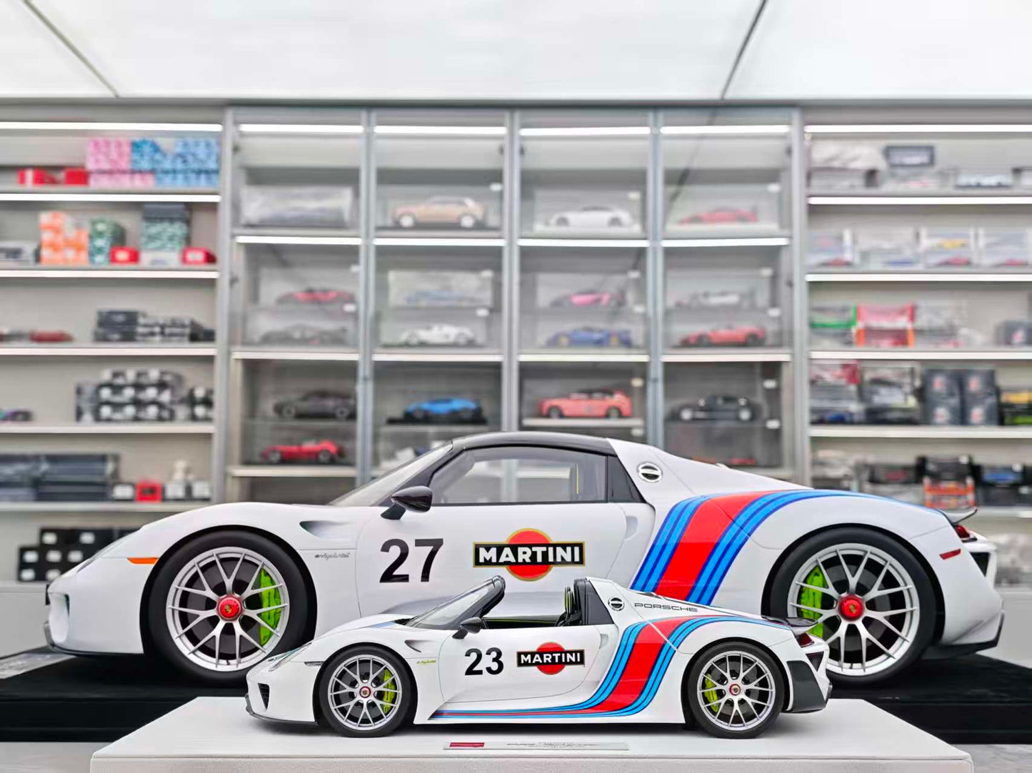 HH Model 1/8 Porsche 918 Spyder Martini HH523