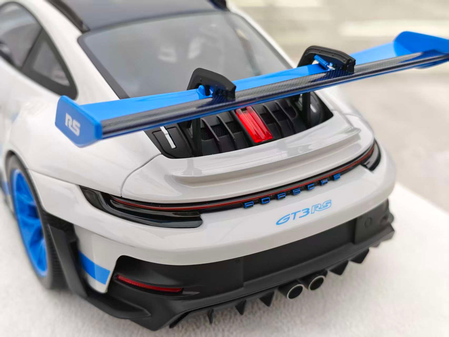 FuelMe 1/18 Porsche 992 GT3RS Grey FM18010LM-19